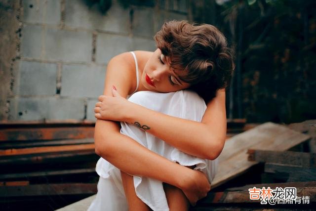 在一本关于杨绛的传记中 一个男人疯狂思念你时，会用这种方式和你聊天