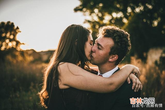 《情感心理学》中说：“爱情的保鲜期一般...|分开后，还有这三种联系的时候，更是放不下