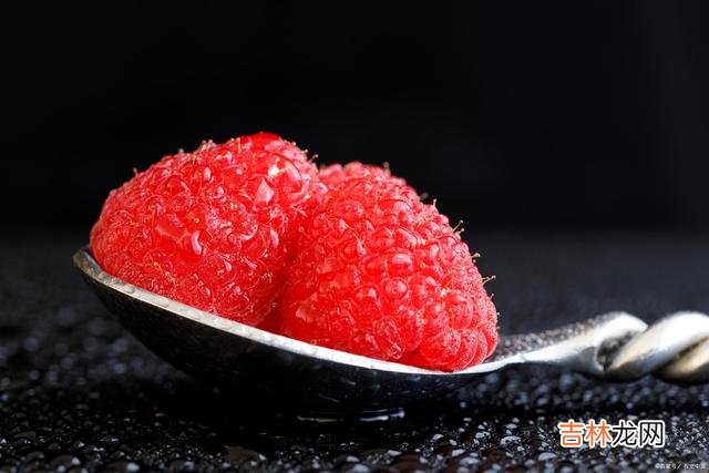 人生就是通过苦辣奋斗，去体味成功的酸甜