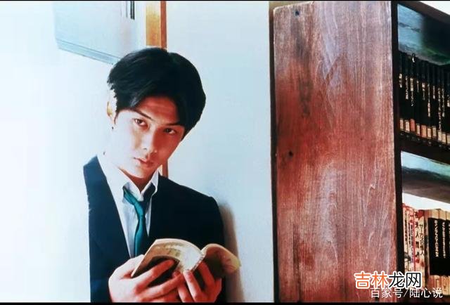 爱情是两个人的事情 将对一个人的爱深藏于内心之中,其实也挺好的