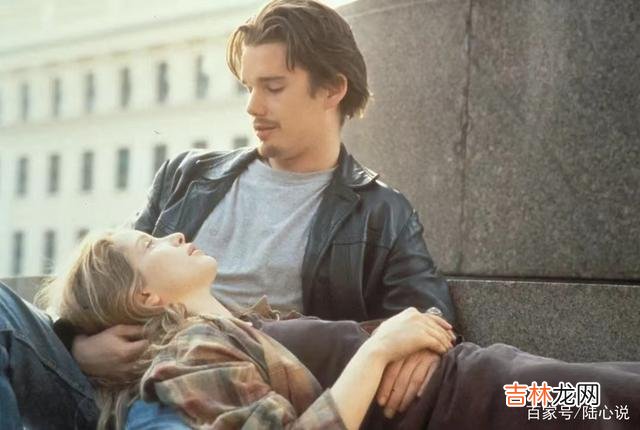 随着社会的不断发展 性格不同的两个人，往往更能在生活中互补，获得幸福而甜美的婚姻