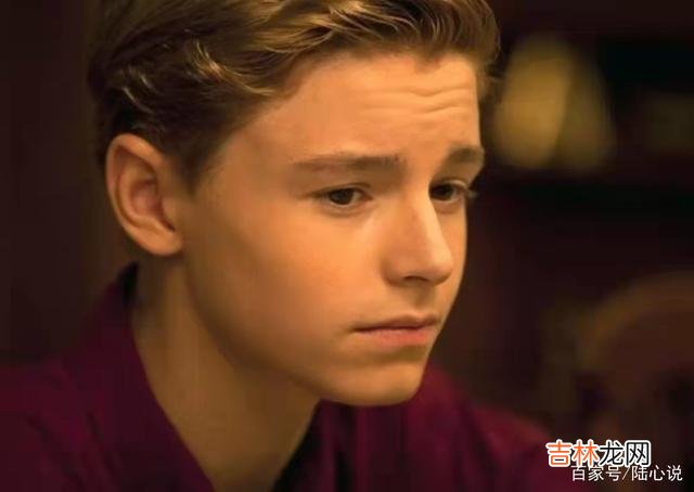 当一个人初次遇见爱情时 不要等到失去爱情,才懊悔自己不懂得珍惜