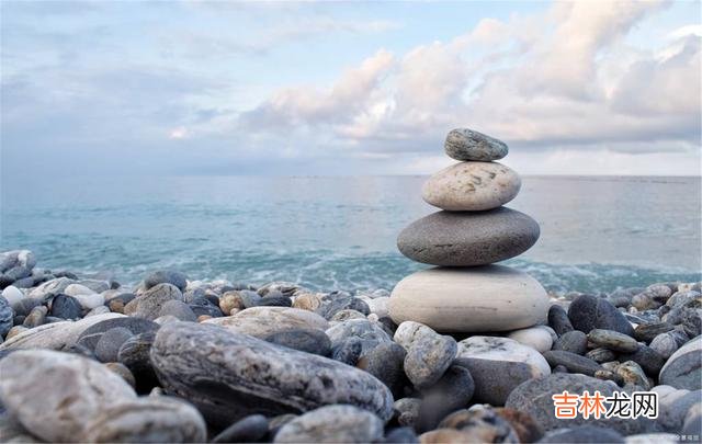 俗话说 人到中年，真正成熟的人，都懂得“忍”字在人生中的重要性