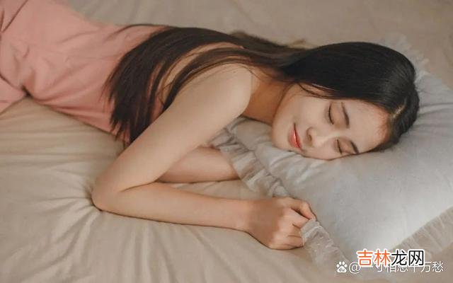 如果一个女生对你有抵触心理，可能站在她两米外的距离