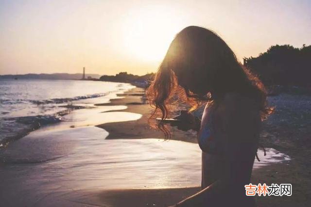 人与人之间的相处 感情经不起推敲,迟早有一天也会因为相互猜疑而崩塌