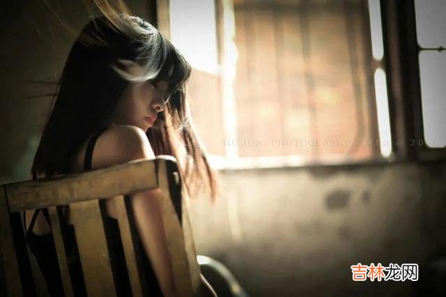 每个人都会有经历一些自己不想面对的问题 逃避肯定是不能够解决问题的,尤其是在感情问题上