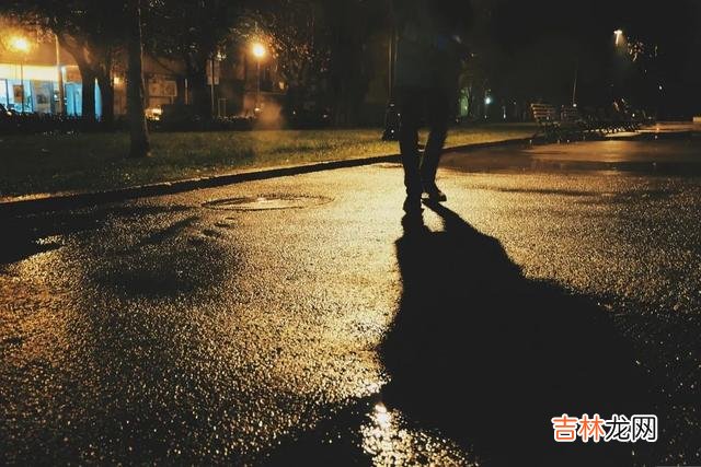 真正美好的感情 一个男人动了真情，才会愿意陪你做这些事情