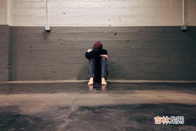 判断一个男人是否真的在乎你 一个男人越在乎你，越不会这样对你