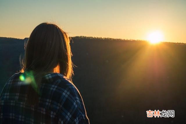 真正美好的感情 感情里,一个女人有多在乎你,看这些表现就一清二楚