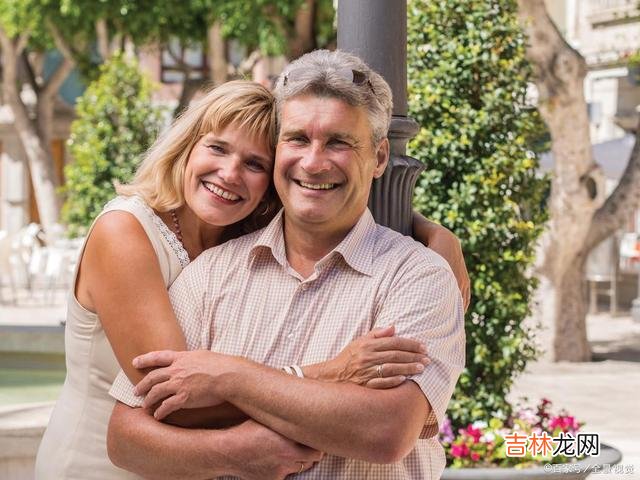 男人和女人对待感情的态度会存在一些差异。|女人若想让一个男人放不下你,就别这样和他相处