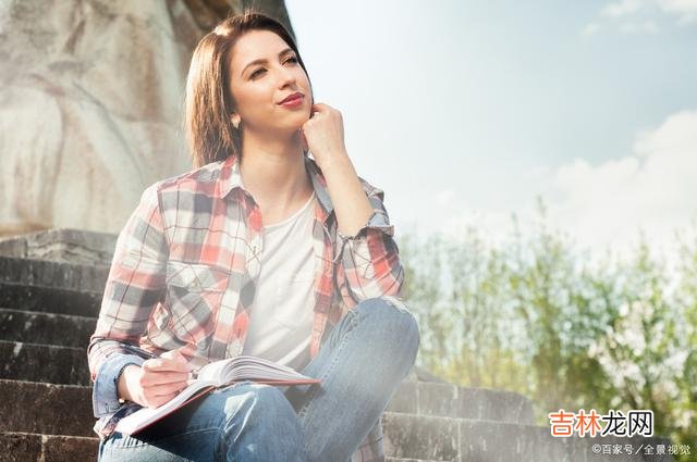 作家傅踢踢说过：“婚姻不是爱情的坟墓 当婚姻出现了裂痕，夫妻双方要怎么做，才能挽回这段婚姻呢？