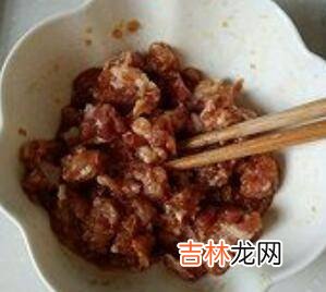 月子餐豆芽炒肉末怎么做