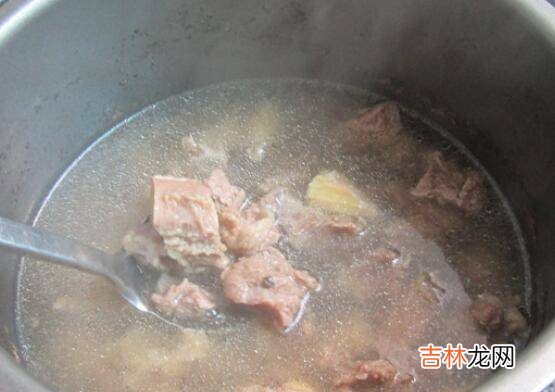 牛腩跟芹菜怎么炒好吃