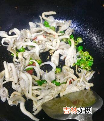 平菇炒鸡肉怎么做好吃法