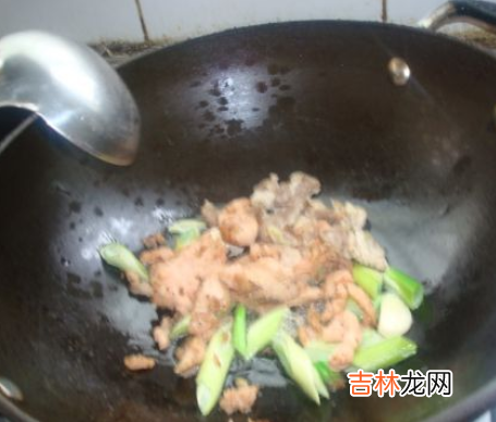 鸡胸脯肉炒辣椒怎么烧