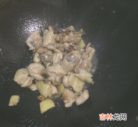 鸡腿跟胡萝卜怎么炒