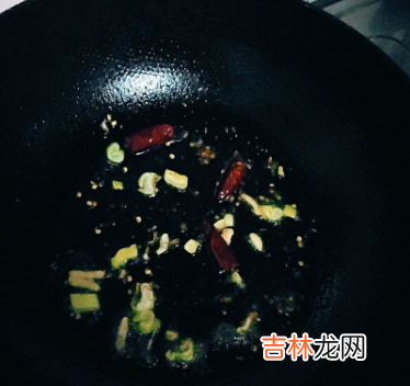 该怎么炒腊肉蘑菇