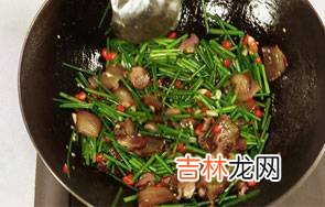 韭菜花炒腊肉怎么炒