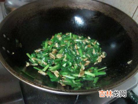 韭菜炒核桃仁怎么做