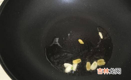 川菜木耳炒肉怎么做