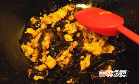 醋溜木耳鸡蛋怎么炒好吃