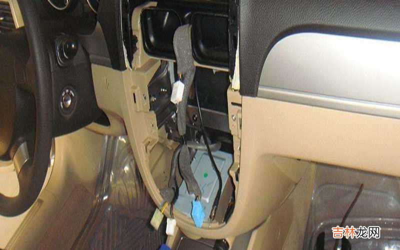 如何拆卡仕达导航?