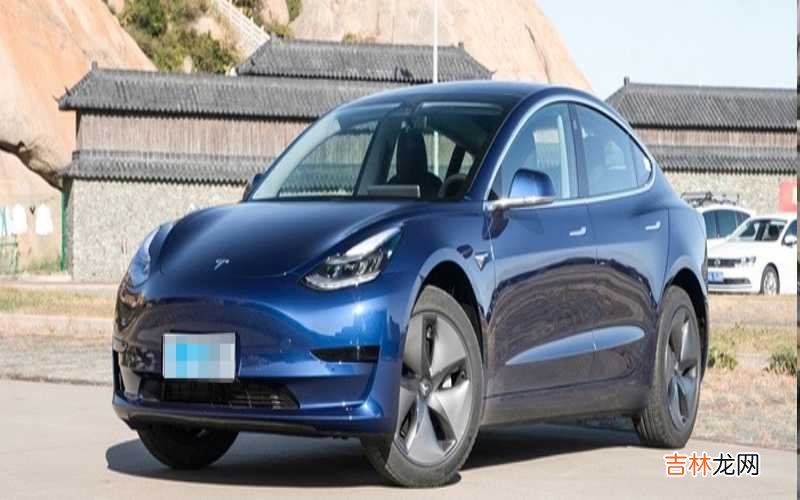 model3 买四驱还是后驱？