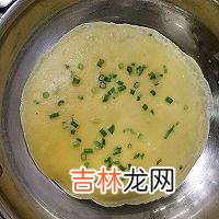 鸡蛋饼要加水吗