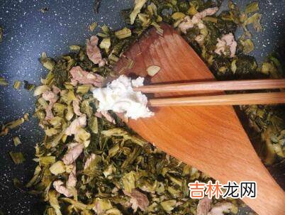 酸菜炒肉怎么做