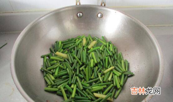 牛肉蒜苔怎么炒