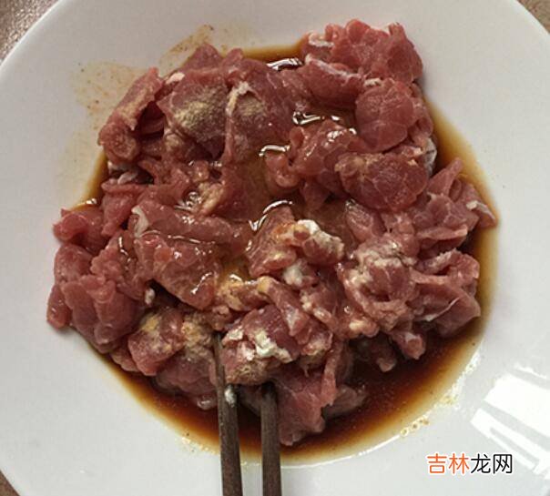 金针菇和肉怎么炒好吃