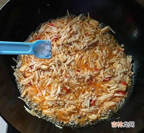 金针菇和肉怎么炒好吃