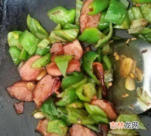 腊肉炒辣椒怎么做好吃