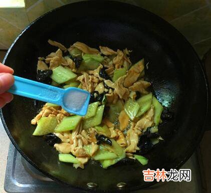 鸡胸肉怎么炒好吃