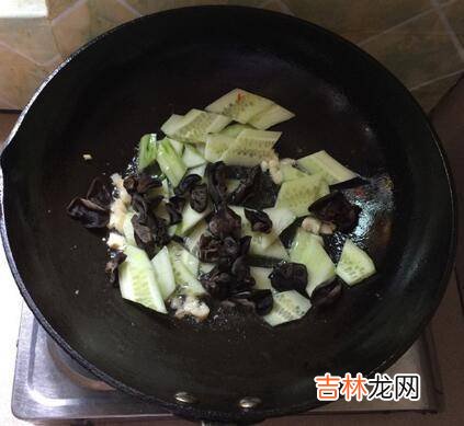 鸡胸肉怎么炒好吃