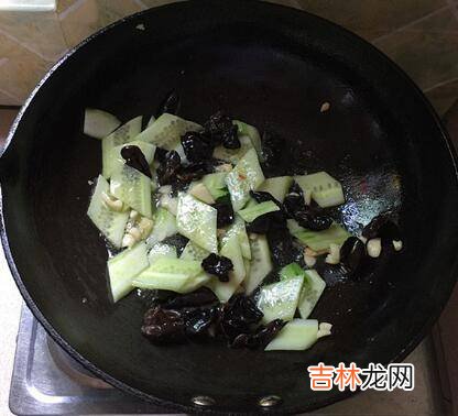 鸡胸肉怎么炒好吃