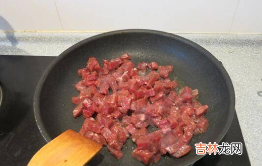 牛肉粒怎么炒会嫩