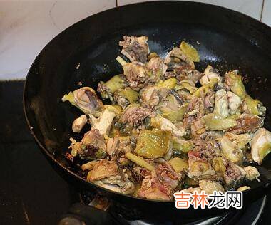 鸡肉炒土豆怎么做