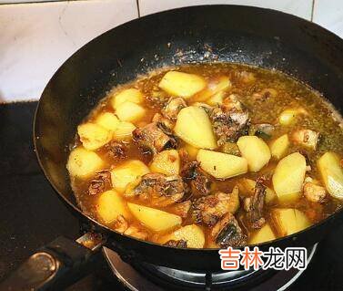 鸡肉炒土豆怎么做