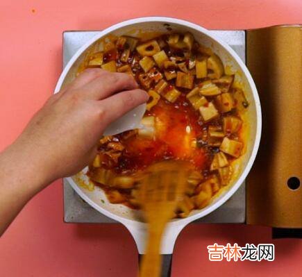 藕丁怎么炒脆