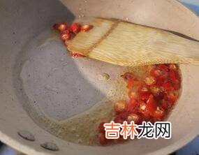 鸡爪炒辣椒怎么做