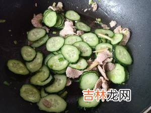 黄瓜鸡蛋肉怎么炒