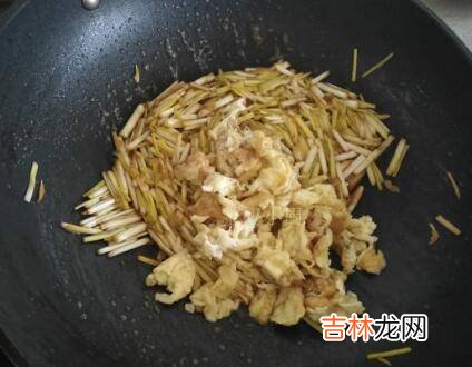 鸡蛋蒜黄怎么炒