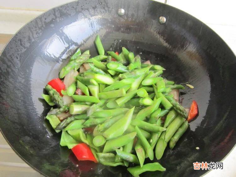 芦笋炒肉怎么做