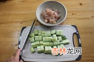 黄瓜炒鸡丁怎么炒