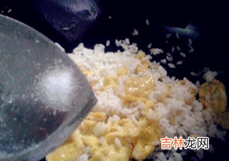 米饭冷冻后怎么炒