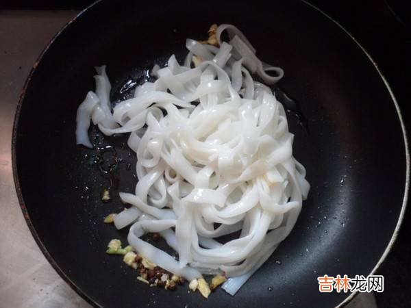 广东炒河粉怎么炒好吃