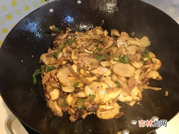 炒见手青的做法