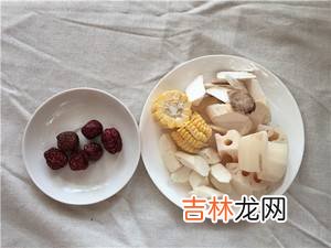 莲藕煲素汤配什么