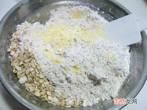老式玉米面贴饼子做法